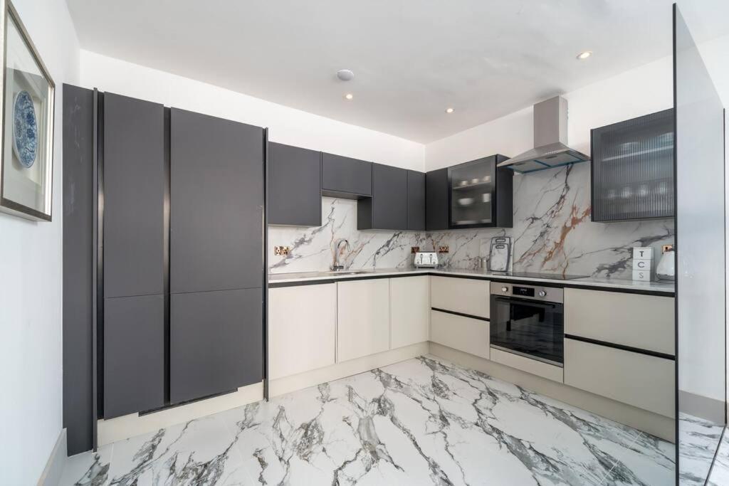 New! Luxurious Mews House Belgravia Leilighet London Eksteriør bilde